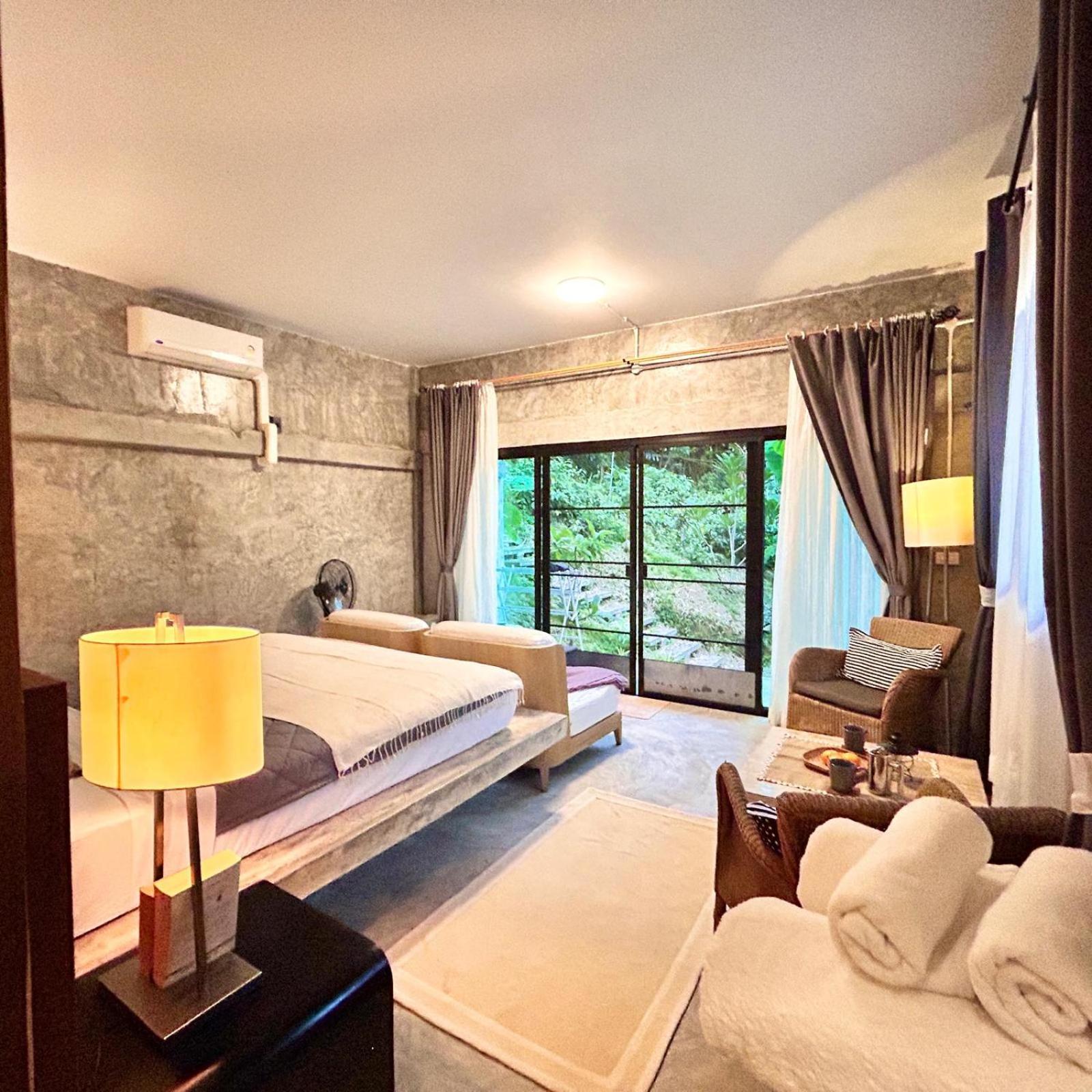 Phuchada Residence Nai Yang Beach Buitenkant foto